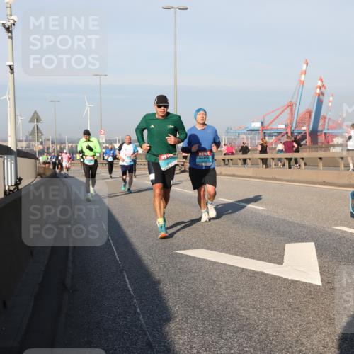 03.10.2025 - Köhlbrandbrückenlauf Yannick Fuchs http://msf.ph/oto/9148922 03.10.2025 08:40:29 Position 2  meine-sportfotos.de