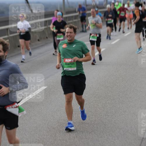 03.10.2025 - Köhlbrandbrückenlauf Jannik Wohlers http://msf.ph/oto/9148941 03.10.2025 15:53:15 Position 1 7748 meine-sportfotos.de