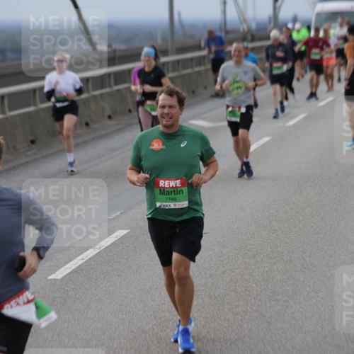 03.10.2025 - Köhlbrandbrückenlauf Jannik Wohlers http://msf.ph/oto/9148947 03.10.2025 15:53:15 Position 1 7748 meine-sportfotos.de