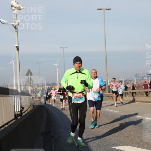 03.10.2025 - Köhlbrandbrückenlauf Yannick Fuchs http://msf.ph/oto/9148954 03.10.2025 08:40:32 Position 2 1091, 1351 meine-sportfotos.de