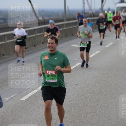 03.10.2025 - Köhlbrandbrückenlauf Jannik Wohlers http://msf.ph/oto/9148956 03.10.2025 15:53:16 Position 1 7748 meine-sportfotos.de