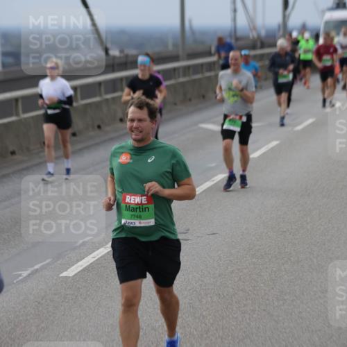 03.10.2025 - Köhlbrandbrückenlauf Jannik Wohlers http://msf.ph/oto/9148957 03.10.2025 15:53:16 Position 1 7748 meine-sportfotos.de