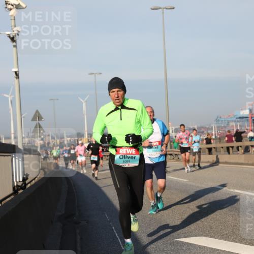 03.10.2025 - Köhlbrandbrückenlauf Yannick Fuchs http://msf.ph/oto/9148961 03.10.2025 08:40:32 Position 2 1091 meine-sportfotos.de
