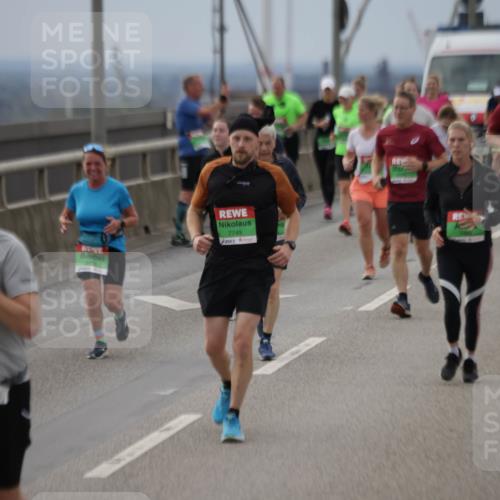 03.10.2025 - Köhlbrandbrückenlauf Jannik Wohlers http://msf.ph/oto/9148965 03.10.2025 15:53:18 Position 1 7749 meine-sportfotos.de