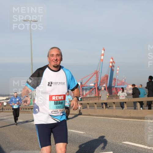 03.10.2025 - Köhlbrandbrückenlauf Yannick Fuchs http://msf.ph/oto/9148978 03.10.2025 08:40:33 Position 2 1351 meine-sportfotos.de