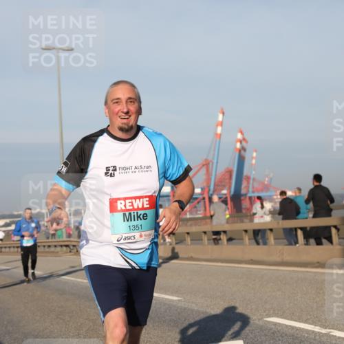 03.10.2025 - Köhlbrandbrückenlauf Yannick Fuchs http://msf.ph/oto/9148981 03.10.2025 08:40:34 Position 2 1351 meine-sportfotos.de