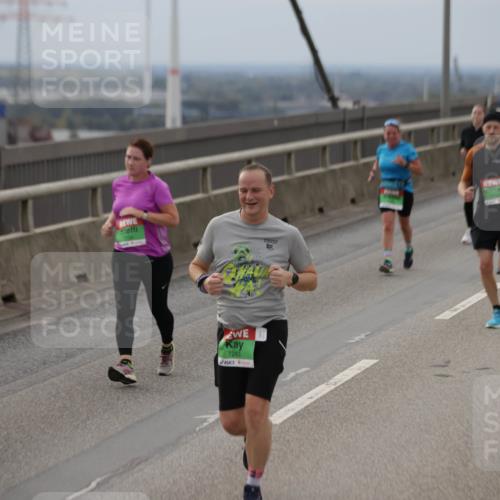 03.10.2025 - Köhlbrandbrückenlauf Jannik Wohlers http://msf.ph/oto/9148982 03.10.2025 15:53:19 Position 1 7243 meine-sportfotos.de