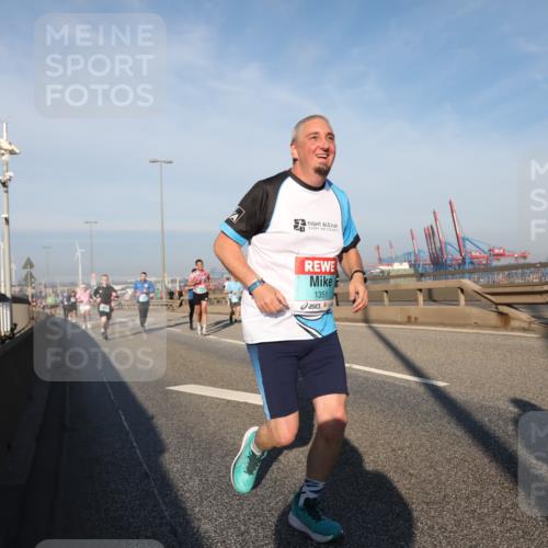 03.10.2025 - Köhlbrandbrückenlauf Yannick Fuchs http://msf.ph/oto/9148983 03.10.2025 08:40:34 Position 2 1351 meine-sportfotos.de