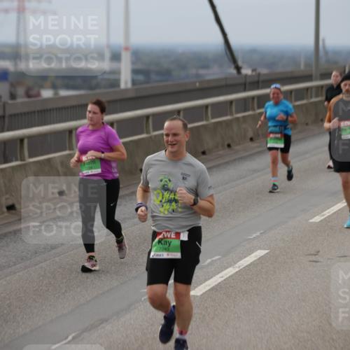 03.10.2025 - Köhlbrandbrückenlauf Jannik Wohlers http://msf.ph/oto/9148984 03.10.2025 15:53:19 Position 1 7243 meine-sportfotos.de