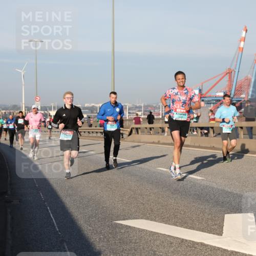 03.10.2025 - Köhlbrandbrückenlauf Yannick Fuchs http://msf.ph/oto/9149002 03.10.2025 08:40:35 Position 2  meine-sportfotos.de