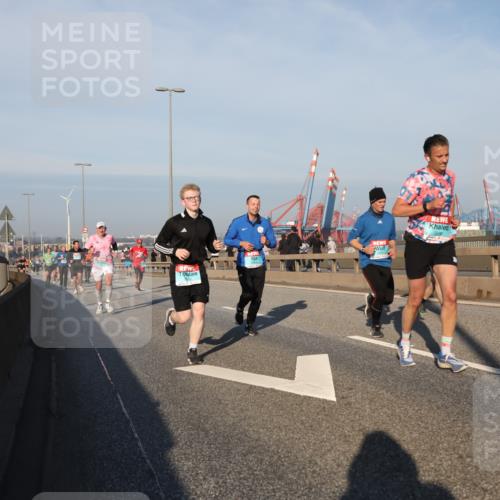 03.10.2025 - Köhlbrandbrückenlauf Yannick Fuchs http://msf.ph/oto/9149027 03.10.2025 08:40:37 Position 2  meine-sportfotos.de