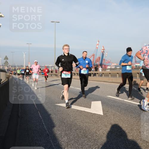 03.10.2025 - Köhlbrandbrückenlauf Yannick Fuchs http://msf.ph/oto/9149032 03.10.2025 08:40:37 Position 2 1089 meine-sportfotos.de