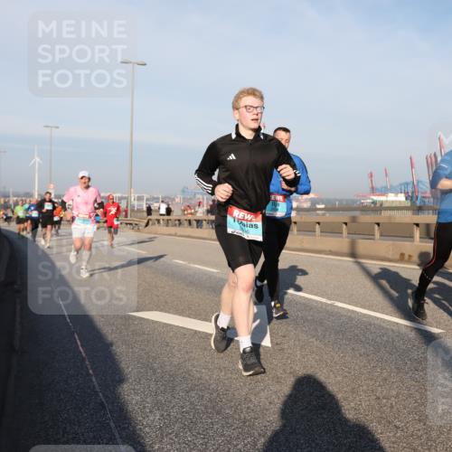 03.10.2025 - Köhlbrandbrückenlauf Yannick Fuchs http://msf.ph/oto/9149036 03.10.2025 08:40:38 Position 2 16 meine-sportfotos.de