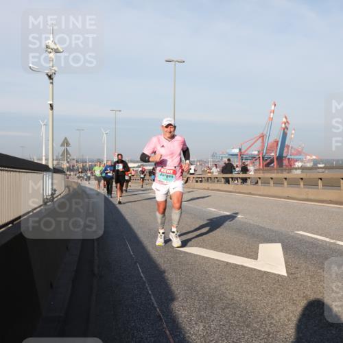 03.10.2025 - Köhlbrandbrückenlauf Yannick Fuchs http://msf.ph/oto/9149061 03.10.2025 08:40:39 Position 2  meine-sportfotos.de