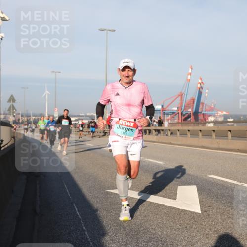 03.10.2025 - Köhlbrandbrückenlauf Yannick Fuchs http://msf.ph/oto/9149071 03.10.2025 08:40:40 Position 2 1321 meine-sportfotos.de