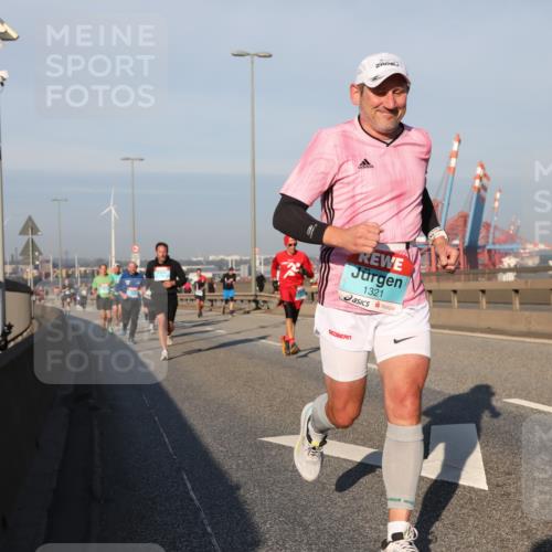 03.10.2025 - Köhlbrandbrückenlauf Yannick Fuchs http://msf.ph/oto/9149075 03.10.2025 08:40:40 Position 2 1321 meine-sportfotos.de