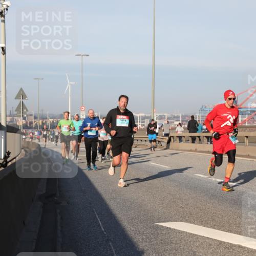 03.10.2025 - Köhlbrandbrückenlauf Yannick Fuchs http://msf.ph/oto/9149088 03.10.2025 08:40:41 Position 2 3235 meine-sportfotos.de