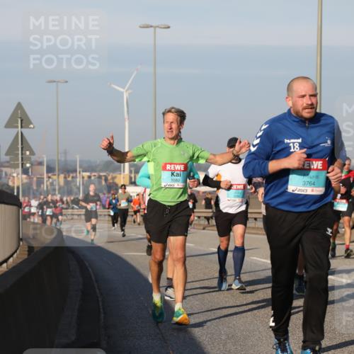 03.10.2025 - Köhlbrandbrückenlauf Yannick Fuchs http://msf.ph/oto/9149128 03.10.2025 08:40:44 Position 2 1080, 18, 3764, 3791 meine-sportfotos.de