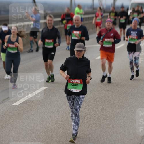 03.10.2025 - Köhlbrandbrückenlauf Jannik Wohlers http://msf.ph/oto/9149157 03.10.2025 15:53:34 Position 1 8027 meine-sportfotos.de