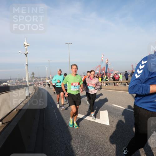 03.10.2025 - Köhlbrandbrückenlauf Yannick Fuchs http://msf.ph/oto/9149164 03.10.2025 08:40:46 Position 2 18, 3764 meine-sportfotos.de