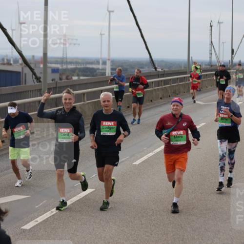 03.10.2025 - Köhlbrandbrückenlauf Jannik Wohlers http://msf.ph/oto/9149181 03.10.2025 15:53:37 Position 1 9472, 8367, 8381 meine-sportfotos.de