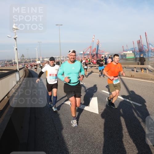 03.10.2025 - Köhlbrandbrückenlauf Yannick Fuchs http://msf.ph/oto/9149186 03.10.2025 08:40:47 Position 2  meine-sportfotos.de