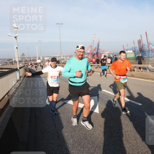 03.10.2025 - Köhlbrandbrückenlauf Yannick Fuchs http://msf.ph/oto/9149188 03.10.2025 08:40:48 Position 2  meine-sportfotos.de