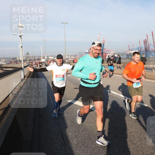 03.10.2025 - Köhlbrandbrückenlauf Yannick Fuchs http://msf.ph/oto/9149191 03.10.2025 08:40:48 Position 2 3791, 1622 meine-sportfotos.de