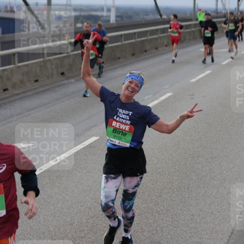 03.10.2025 - Köhlbrandbrückenlauf Jannik Wohlers http://msf.ph/oto/9149209 03.10.2025 15:53:39 Position 1 8654, 9155 meine-sportfotos.de