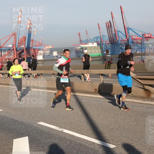 03.10.2025 - Köhlbrandbrückenlauf Yannick Fuchs http://msf.ph/oto/9149219 03.10.2025 08:40:49 Position 2  meine-sportfotos.de
