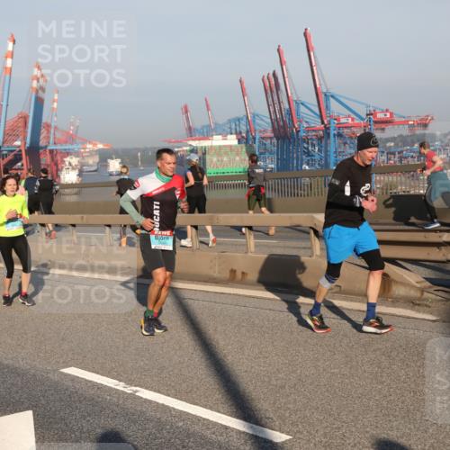 03.10.2025 - Köhlbrandbrückenlauf Yannick Fuchs http://msf.ph/oto/9149223 03.10.2025 08:40:50 Position 2  meine-sportfotos.de