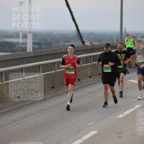 03.10.2025 - Köhlbrandbrückenlauf Jannik Wohlers http://msf.ph/oto/9149224 03.10.2025 15:53:40 Position 1 8497 meine-sportfotos.de