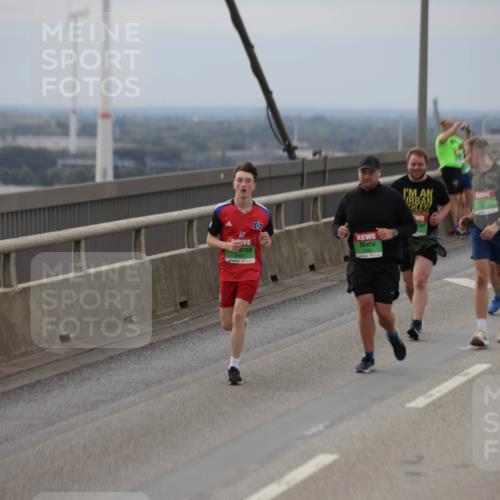 03.10.2025 - Köhlbrandbrückenlauf Jannik Wohlers http://msf.ph/oto/9149225 03.10.2025 15:53:41 Position 1  meine-sportfotos.de