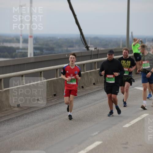 03.10.2025 - Köhlbrandbrückenlauf Jannik Wohlers http://msf.ph/oto/9149227 03.10.2025 15:53:41 Position 1  meine-sportfotos.de