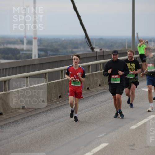 03.10.2025 - Köhlbrandbrückenlauf Jannik Wohlers http://msf.ph/oto/9149228 03.10.2025 15:53:41 Position 1  meine-sportfotos.de