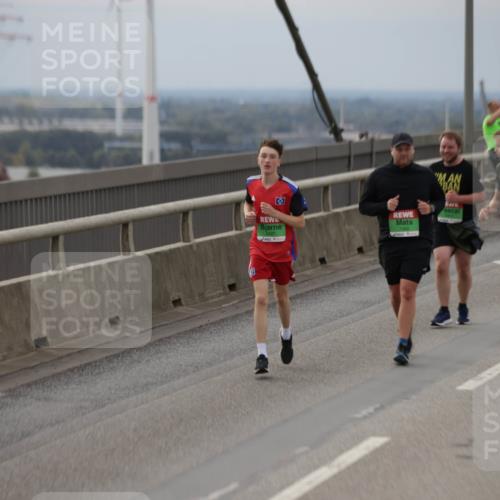 03.10.2025 - Köhlbrandbrückenlauf Jannik Wohlers http://msf.ph/oto/9149233 03.10.2025 15:53:41 Position 1 8497 meine-sportfotos.de
