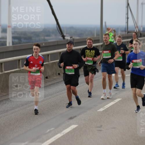 03.10.2025 - Köhlbrandbrückenlauf Jannik Wohlers http://msf.ph/oto/9149236 03.10.2025 15:53:41 Position 1 7483, 9722 meine-sportfotos.de
