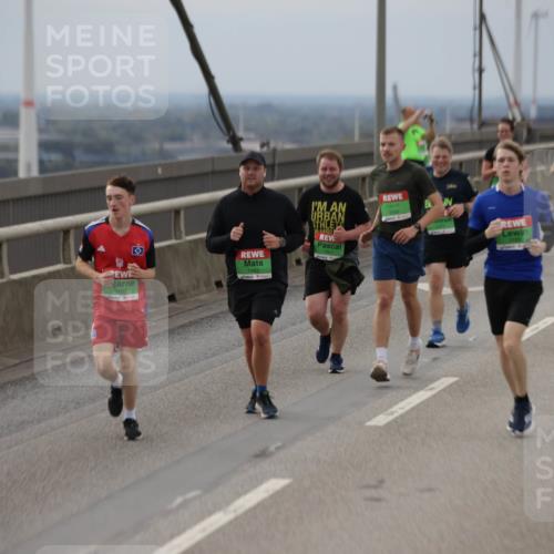 03.10.2025 - Köhlbrandbrückenlauf Jannik Wohlers http://msf.ph/oto/9149238 03.10.2025 15:53:41 Position 1 8497, 7483 meine-sportfotos.de