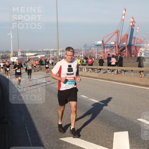 03.10.2025 - Köhlbrandbrückenlauf Yannick Fuchs http://msf.ph/oto/9149239 03.10.2025 08:40:51 Position 2 3236, 1312 meine-sportfotos.de