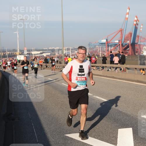 03.10.2025 - Köhlbrandbrückenlauf Yannick Fuchs http://msf.ph/oto/9149242 03.10.2025 08:40:51 Position 2 3236 meine-sportfotos.de