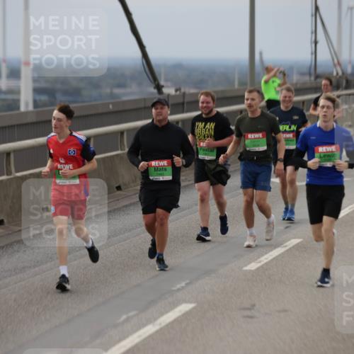03.10.2025 - Köhlbrandbrückenlauf Jannik Wohlers http://msf.ph/oto/9149244 03.10.2025 15:53:42 Position 1 7483, 9722 meine-sportfotos.de