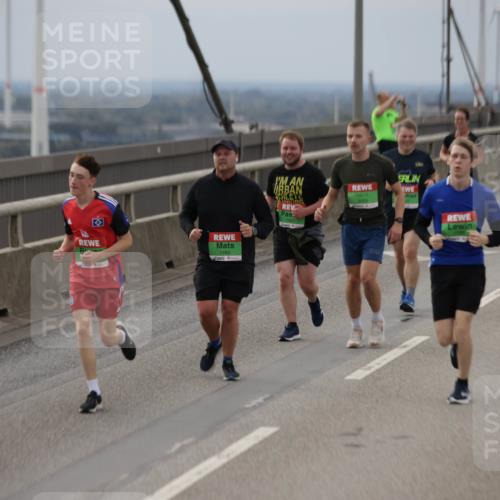 03.10.2025 - Köhlbrandbrückenlauf Jannik Wohlers http://msf.ph/oto/9149245 03.10.2025 15:53:42 Position 1 7483, 9722 meine-sportfotos.de