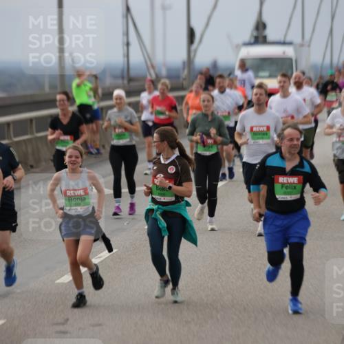 03.10.2025 - Köhlbrandbrückenlauf Jannik Wohlers http://msf.ph/oto/9149275 03.10.2025 15:53:44 Position 1 9722, 8008, 8006 meine-sportfotos.de