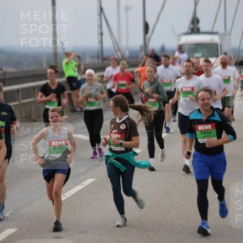 03.10.2025 - Köhlbrandbrückenlauf Jannik Wohlers http://msf.ph/oto/9149282 03.10.2025 15:53:44 Position 1 9722, 8008, 002 meine-sportfotos.de