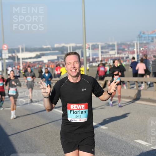 03.10.2025 - Köhlbrandbrückenlauf Yannick Fuchs http://msf.ph/oto/9149283 03.10.2025 08:40:55 Position 2 1045 meine-sportfotos.de