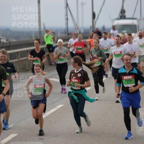 03.10.2025 - Köhlbrandbrückenlauf Jannik Wohlers http://msf.ph/oto/9149284 03.10.2025 15:53:44 Position 1 9722, 8008, 8007 meine-sportfotos.de