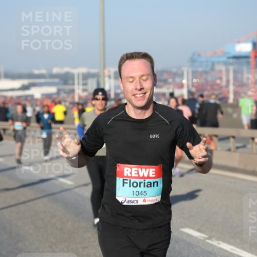 03.10.2025 - Köhlbrandbrückenlauf Yannick Fuchs http://msf.ph/oto/9149288 03.10.2025 08:40:55 Position 2 1045 meine-sportfotos.de