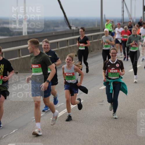03.10.2025 - Köhlbrandbrückenlauf Jannik Wohlers http://msf.ph/oto/9149293 03.10.2025 15:53:45 Position 1 7726, 7987, 9722, 8006 meine-sportfotos.de