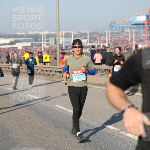 03.10.2025 - Köhlbrandbrückenlauf Yannick Fuchs http://msf.ph/oto/9149294 03.10.2025 08:40:56 Position 2 1245, 1045 meine-sportfotos.de