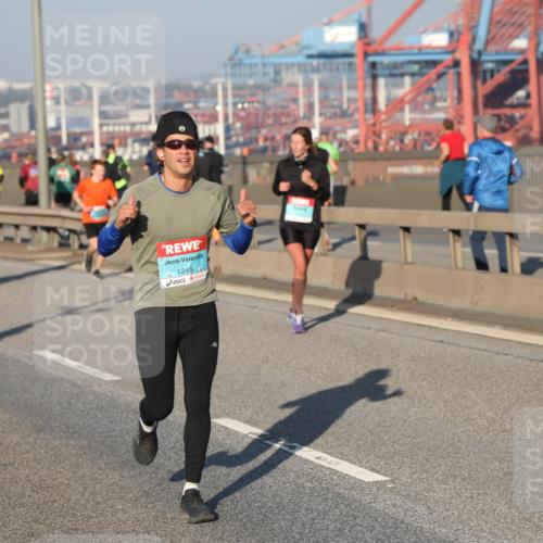 03.10.2025 - Köhlbrandbrückenlauf Yannick Fuchs http://msf.ph/oto/9149304 03.10.2025 08:40:56 Position 2 1245 meine-sportfotos.de